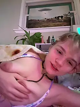 Cutiepiespanks live sex cam