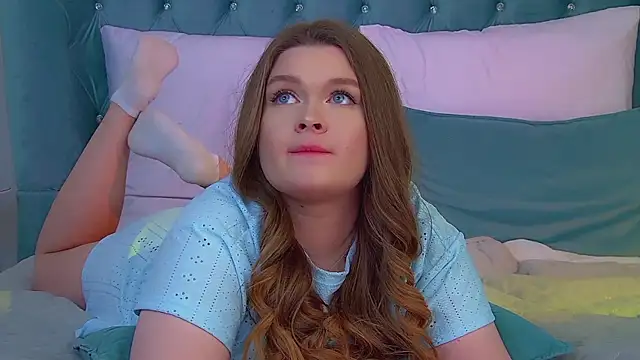 CrystalLyons live sex cam