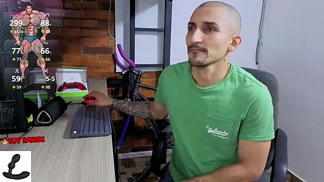 Marck_Muscle's cam snapshot