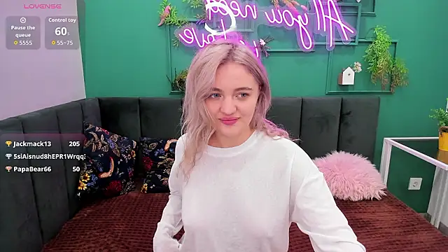 KatieBlossom_'s cam snapshot