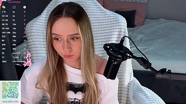 HollisBeckett live sex cam