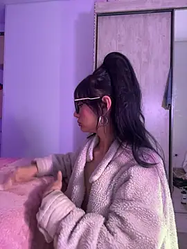 _Lucycherry's cam snapshot