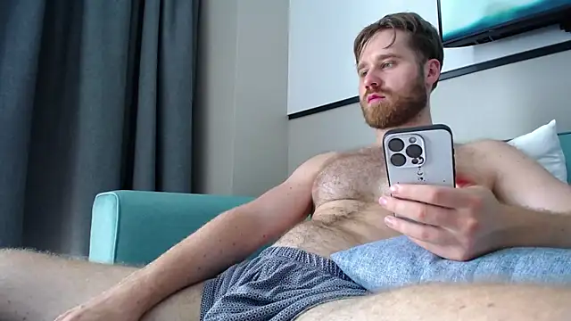 LorenzoLux live sex cam