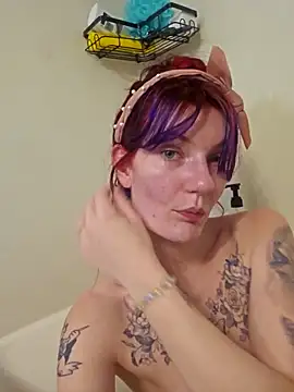 YourFavCanadianMILF's cam snapshot