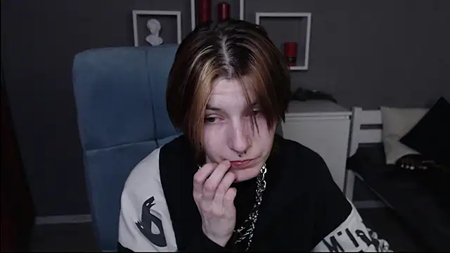 guitarandangell's cam snapshot