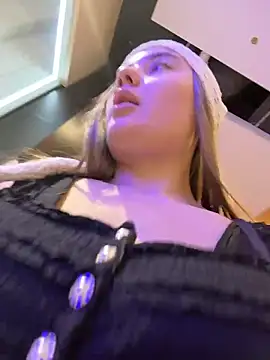 VineraSweet's cam snapshot