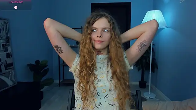 RayaNenlia's cam snapshot