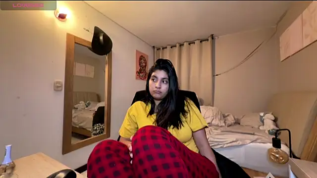 cloe_small's cam snapshot