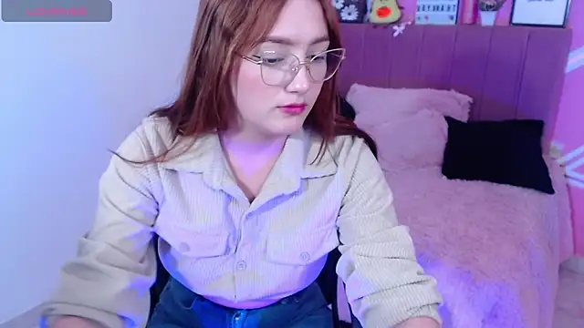 Natasha_Romanof18's cam snapshot