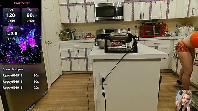 Blondiewithanass's cam snapshot