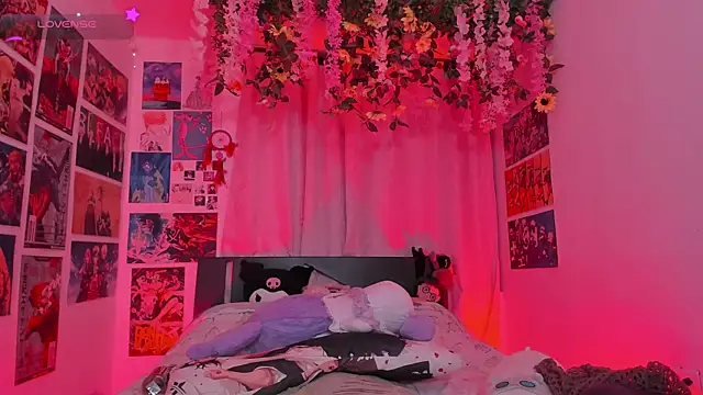 MissCurvyTop's cam snapshot