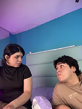 EmilyAndAndrew's cam snapshot