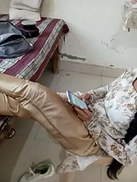 Sarita-school live sex cam