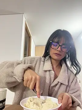 _Lucycherry's cam snapshot