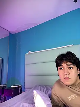 EmilyAndAndrew's cam snapshot