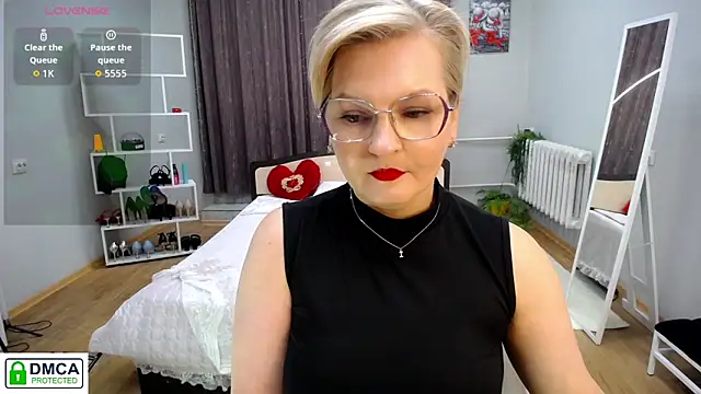 BlondeBrilliant7's cam snapshot