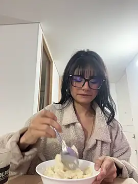 _Lucycherry's cam snapshot