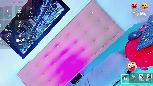 -Issa-Doll live sex cam