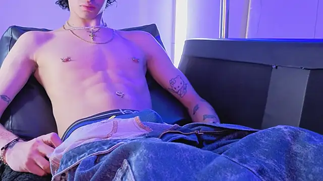 nova_salvatore's cam snapshot