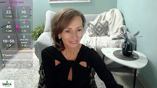 HornyMilf_777's cam snapshot