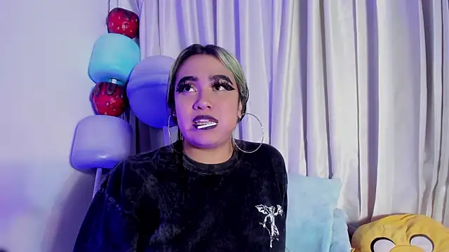 Lilith_Zenith_'s cam snapshot