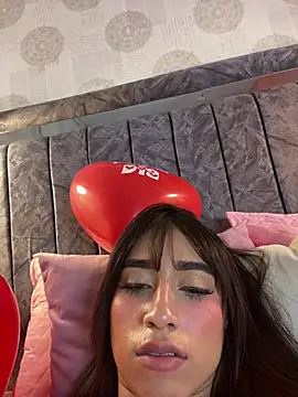 alahia_pink's cam snapshot