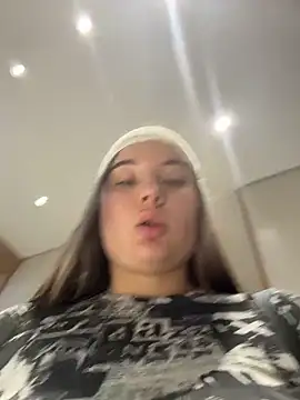 VineraSweet live sex cam