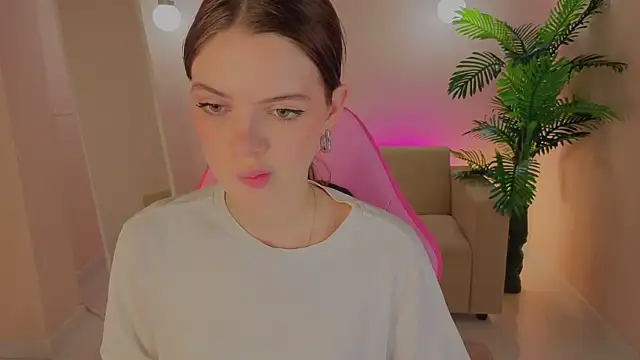 Ellya_me's cam snapshot