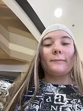 VineraSweet's cam snapshot