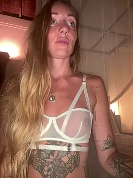 OpheliaRoxx's cam snapshot