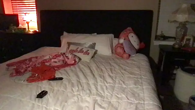 misspollypeach's cam snapshot