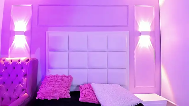 ZammyRossee live sex cam