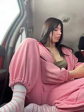 JulliaVegas live sex cam