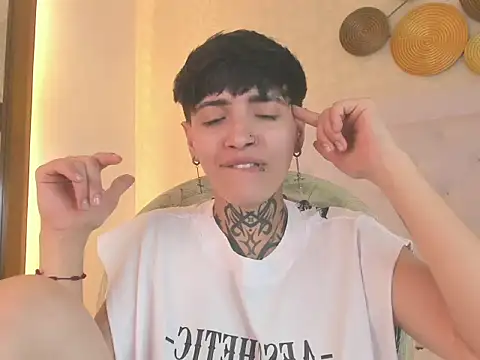 b3k_afrodict's cam snapshot