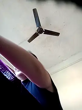 Reema_143's cam snapshot