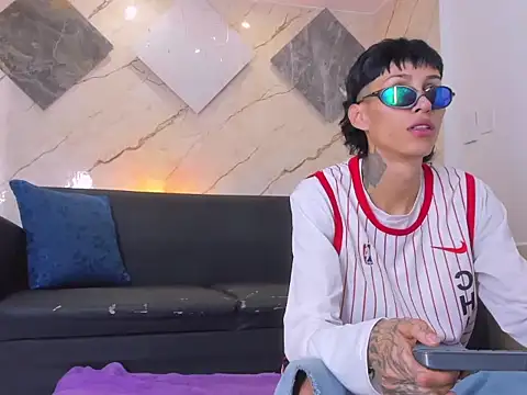 Daniel_Deluc77 live sex cam