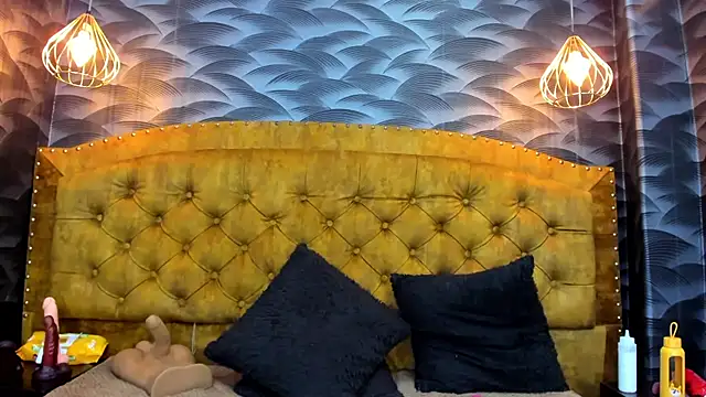 NahomiFireSex live sex cam