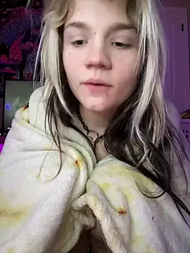 Cutiepiespanks's cam snapshot