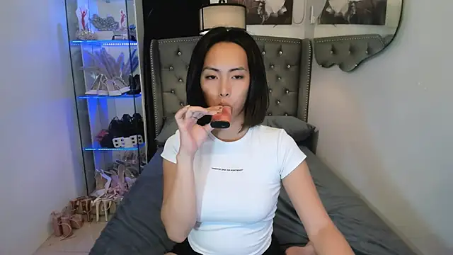 reighnempress live sex cam