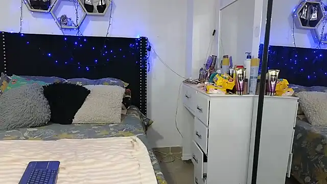 charlotte_077's cam snapshot