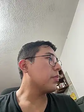 andrewmhilton_'s cam snapshot