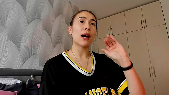 Bambiii_bby's cam snapshot