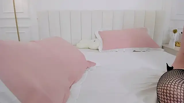 BELLALIMA's cam snapshot