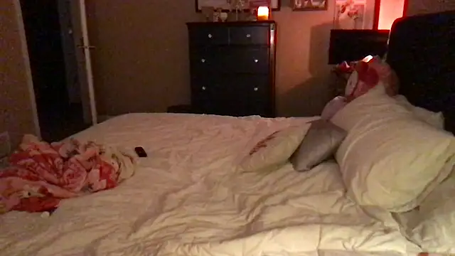 misspollypeach's cam snapshot