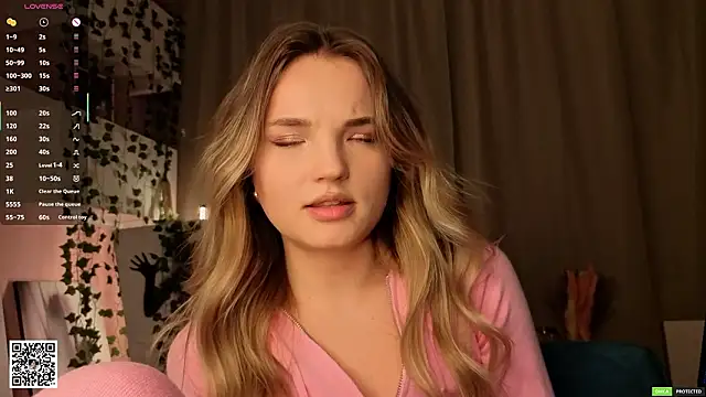 JulieLupo's cam snapshot