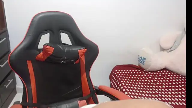 emily_sexxx's cam snapshot