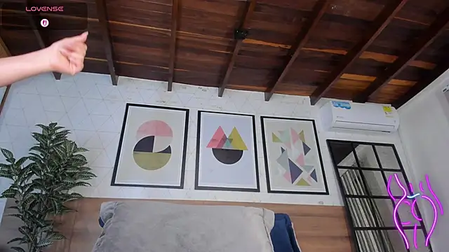 MiaKay1's cam snapshot