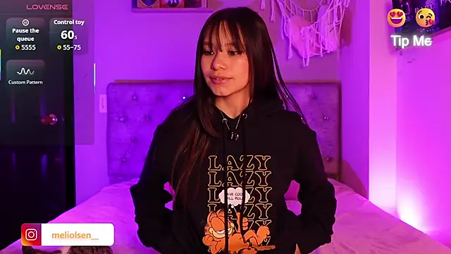 Alisha_Olsen_'s cam snapshot