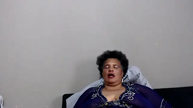 GrandBustyMelon's cam snapshot