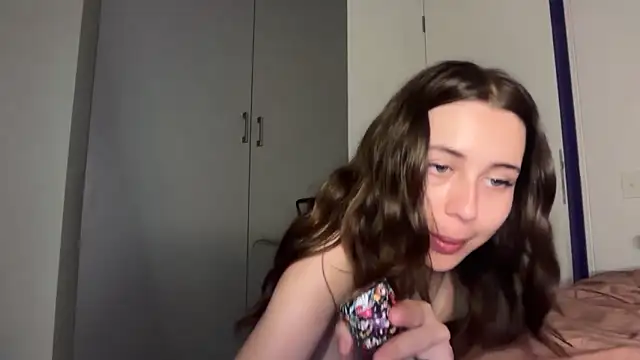 PlutoCalais's cam snapshot